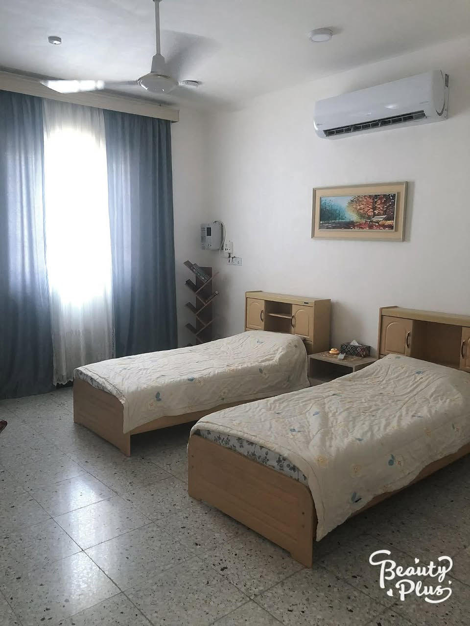 دار سكن للبيع مساحه 100 متر زراعي سند 25 
بناء حديث طابق واحد بناء طابوگ 
غرفه وهول ومطبخ واستقبال 
مجمعات صحيه خدمات كامله
مي كهرباء مدارس مجاري شوارع قيد الإنجاز 
الموقع حله شارع 60 الاساتذه خلف حمورابي 
الأستفسار الأتصال 
***********
#الدار_المعموره_للعقار 
ملاحظه / من لديه عقار ويرغب بالبيع مراسلت الصفحه او الاتصال
