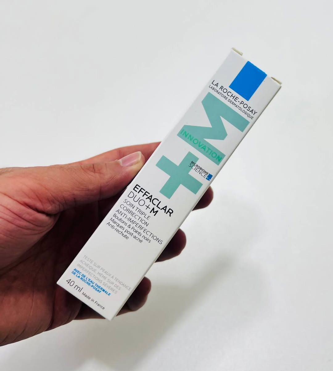 La Roche Posay EFFACLAR DOU(+) M 🇫🇷 😌😌😌
كريم أصلي من لاروش بوزية ايفكلار دو  لعلاج حبّ الشباب ومشاكل البشرة الدهنية 🤍💎 فوائـده :
يعالج الحبوب الملتهبة وآثارها القديمة.
يقلل الإفرازات الدهنية ويحسن مظهر المسام.
• يقشر وينظف المسام بعمق بفضل Salicylic Acid.
• يزيل اللمعان ويعطي مظهرًا مطفيًا للبشرة.
• مضاد بكتيري يقضي على الرؤوس السوداء والبيضاء.
• سريع الامتصاص ولا يترك أثرًا دهنيًا.
🔬 المكونات الفعّالة: Niacinamide – Salicylic Acid – Lipo Hydroxy المنشأ فرنسـا 
﹏﹏﹏﹏﹏﹏﹏﹏. 🩷⋆˚🧁✧˚.🎀 

#منتجات_اصلية #ماركات_عالمية #ماركات_اصلية #جودة_عالية #افضل_منتجات #براندات #ميكب_ماركات #عناية_احترافية #كوزمتكس


**إذا كنت صاحب هذا الإعلان وتريد حذفه لأي سبب، رجاءا أرسل رسالة إلى الدعم الفني**