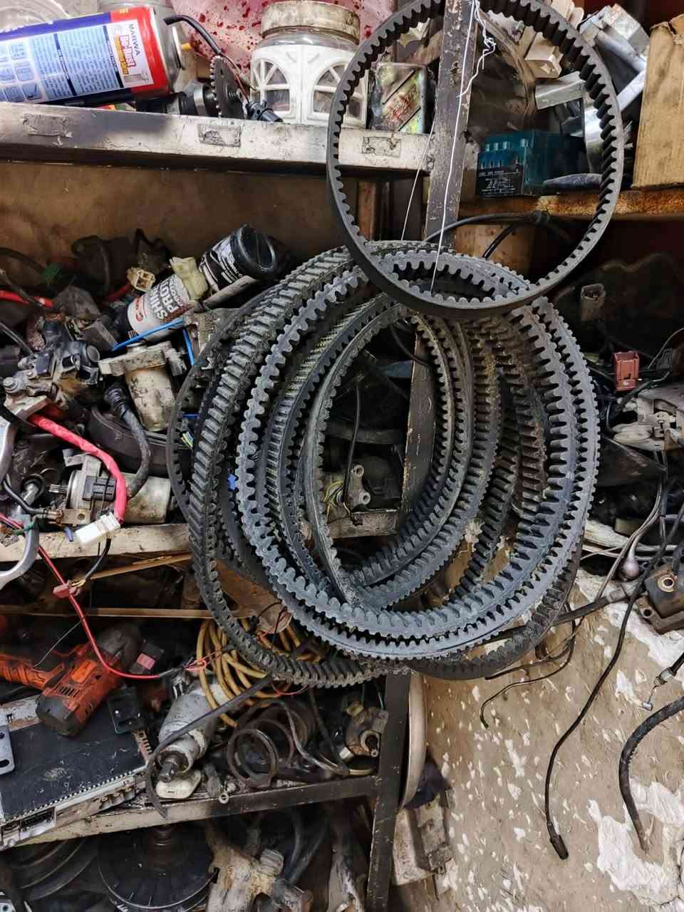 سلام عليكم اخوان جويترات حاويه شرط الفحص جميع انواع الفورزه قوايش تفصيخ اي شي يخص الفورزه توصيل كافه محافظات العراق اتصل واتس ***********
