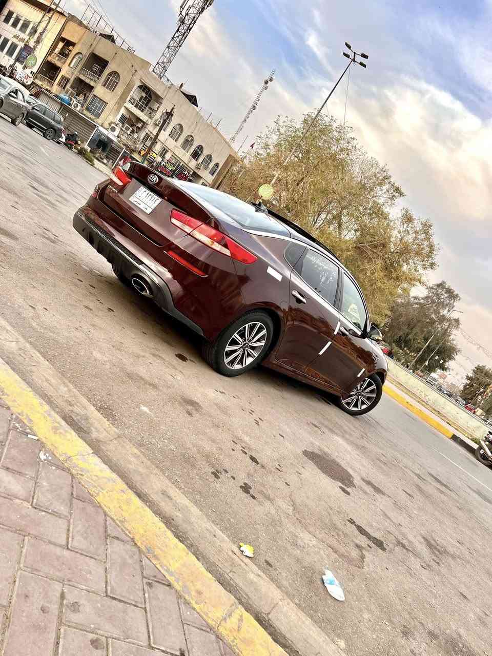 ((بسم الله الرحمن الرحيم))
ياالله
سوناتا 
موديل. ((2019))
اللون كرزي عنابي
رقم بغداد باسمي تحويل شرط
ماشيه (79) الف ميل

((وارد امريكي))
ربع البنيد ضرر وبيهة 3 قطع كلير امريكي شرط تفتح بطانه تفتح باب دواخل لا جويه ولا طخه ولا دعجه مجرد كود مال كلير يقرى بلسونار 
اير باك ستيرن
محرك جبير (2400)
المواصفات

بانوراما
شاشه كبيره
كامره دواره
شاشة اعطال وتحذيرات
كشنات كهرباء. مساج
داريف مود سبووت ايكو نورمال
رادارات اماميه رادار خلفي رادار جانبي. توقف الي للامام وللخلف 
قياده اليه كروز سرعه
تحديد مسار
اشاير بلمري. تحكم مري
بلوتوث ولاقطه كار بلي
وباقي المواصفات المعروفه

محرك كير صدر غرفتهة كتلوكات وسبير وارضيات وكلشي وياهة
تخم تاير اربعه جدد. بطاريه جديد دواخل جديد مازدات جديد
رايدهة ب((123)) ورقه 
وبيهةً مجال بسيط للشراي

مكاني بغداد الاعضميه شارع الضباط
كلشي كاتب وكلشي واضح مناسب سعرهة وشبابيه ولون وماشيه قليل وفول وعلى ايد وحده اليفيده يتصل 

الاتصال 
((***********))
