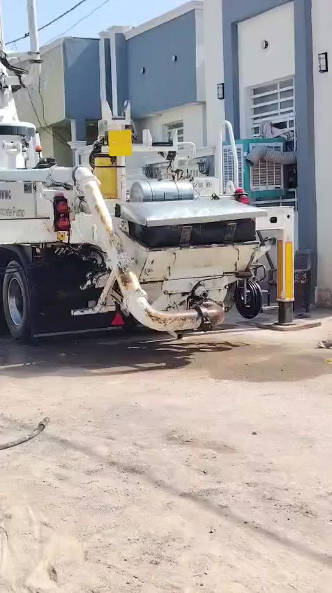 60 متر🏘️ 🏘️ 🏘️ عدد 3 متجاورات قيد الانشاء شهرين تستلم مفتاح الموقع مقابل قرية الغدير شارع الصب # عمود ٣٢١
سعر الواحد 26 💸 💸 قابل للتفاوض

يحتوي غرفه وصاله ومطبخ معزول ومكشوفة وحمام وطارمه
للتواصل *********** وأتساب
