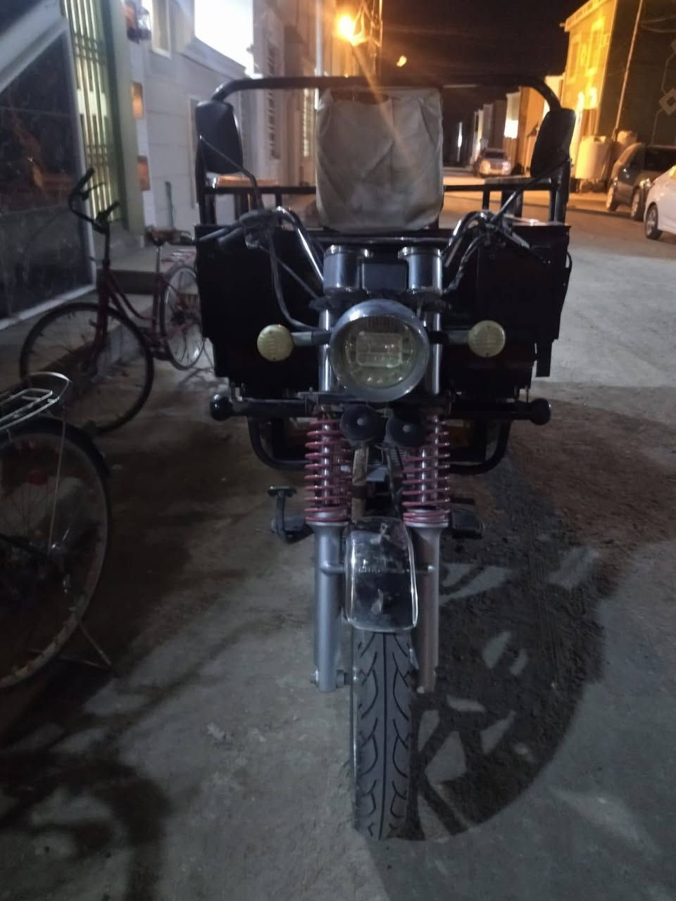 ستوتة للبيع اوراق اصولي موديل 2023محرك200 الرقم***********
