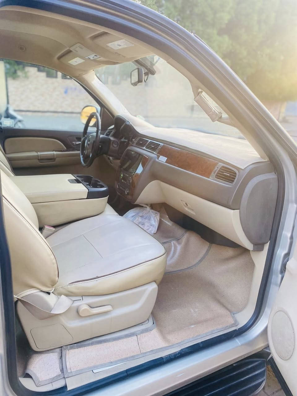 السلام عليكم جمسي فحل أدوات للبيع بيهه ضربه بجم ومصلحه تصليح درجه أولى مبدل بيهه بس مدكر امامي والباقي كفاله وجاهزه موديل ٢٠٠٩ السعر ٩٠ وبيهه مجال للطيبين 
للاستفسار ***********
مكان السياره البصره
