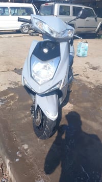 سكنز صيني مكفول كهربايات سلف كلها شغاله سعره ٥٥٠ الف ٠٧٧٧٢٢٧٩١٦٣