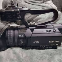 كاميرا 4K • مع ملحقات • للبيع