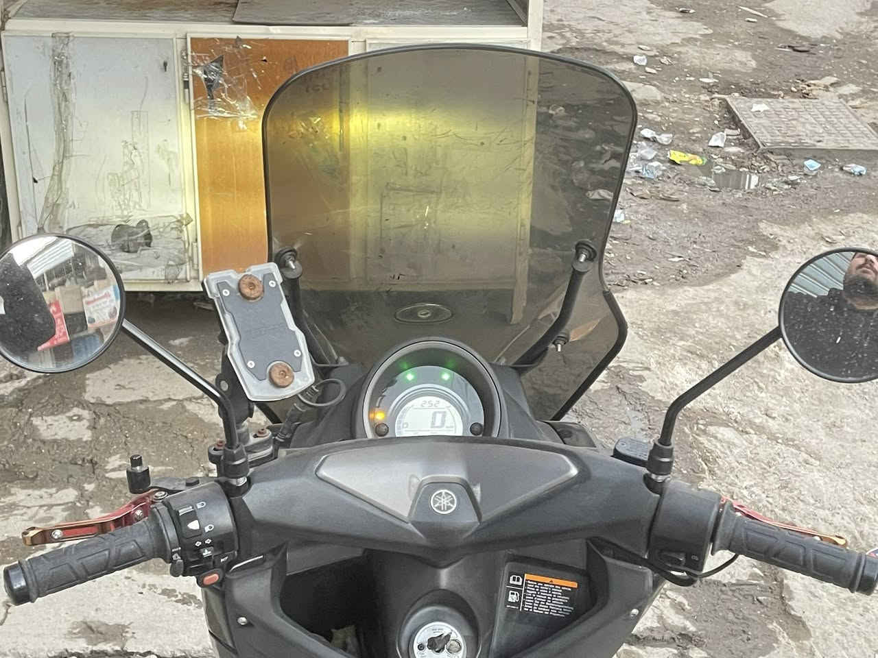 السلام عليكم  ان ماكس  نضيفة

العنوان شارع الضلال 

سعر 13

رقم  ***********
