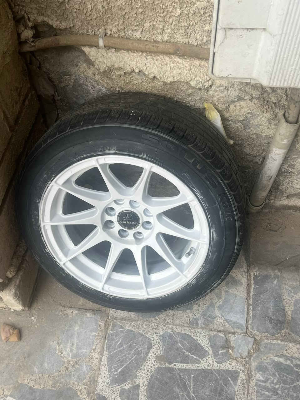 السلام عليكم
ويل كب حجم 15 رياضي جوكر مع تخم اطارات كوري 
عنوان بغداد شارع فلسطين 
للاستفسار واتساب *********** 
سعر التخم 375 الف
