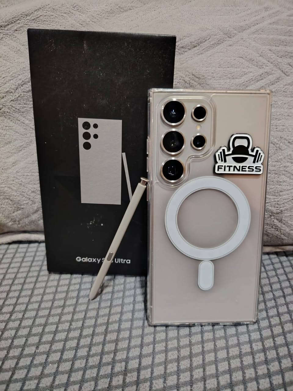 السلام عليكم للبيع فقط S24الترا ذاكره 256 السعر ٩٢٠وبي مجال للشراي للتواصل واتساب ***********
