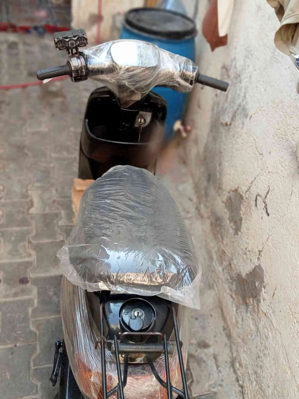 اخوان دراجه جديده نوع بطه للبيع 

دراجه ما بيها شيء جديده 

سعر مالها 350وبيه مجال بصيط 

رقمي بي وتساب  ***********
