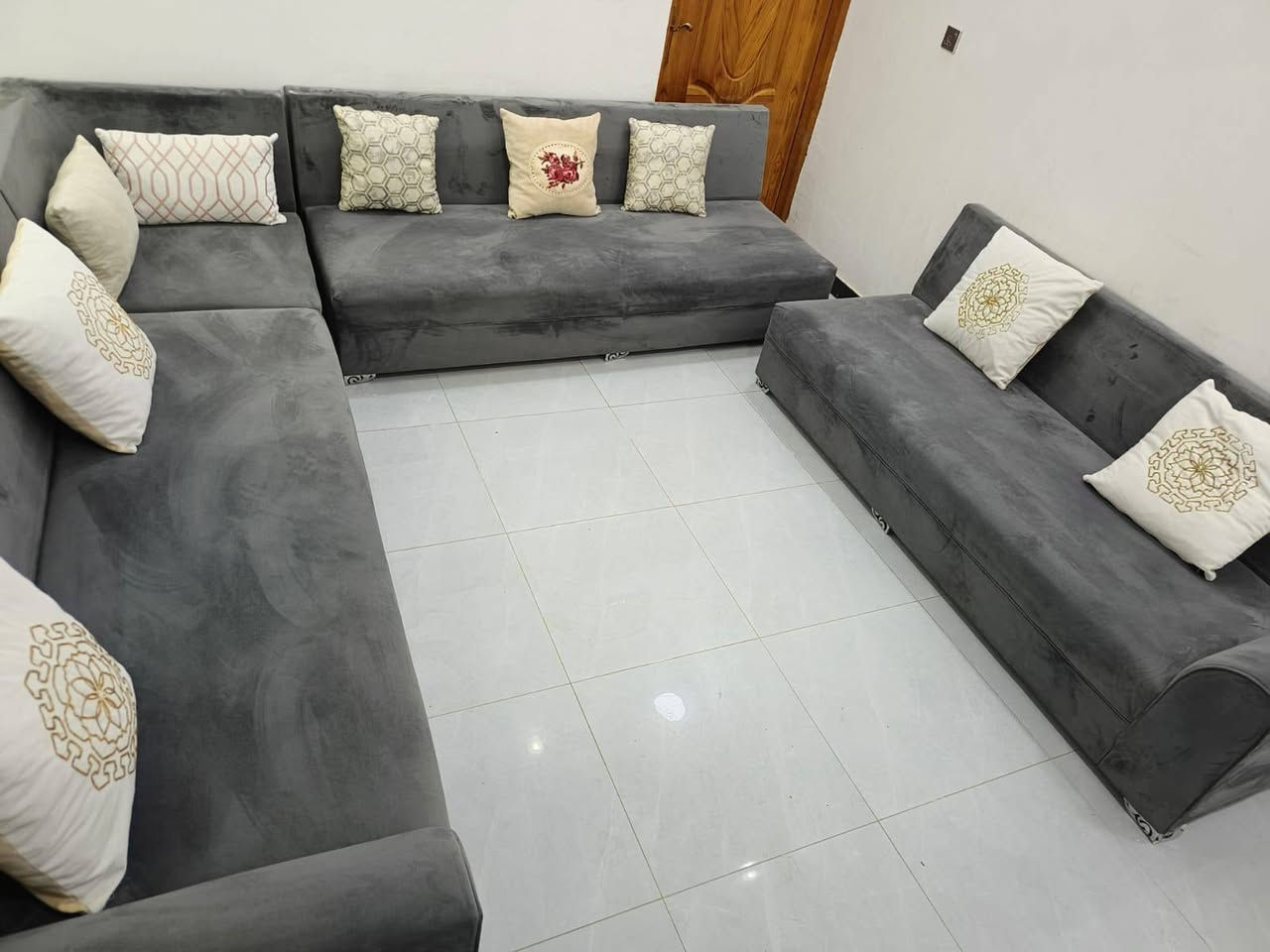 السلام عليكم تخم خليجي اي ضرر مابي مثل ماواضح بلصور يتكون من 3قنفات ام 3وزاويه واحده يعني10نفرات السعر 300وبي مجال العنوان ناصريه


**إذا كنت صاحب هذا الإعلان وتريد حذفه لأي سبب، رجاءا أرسل رسالة إلى الدعم الفني**