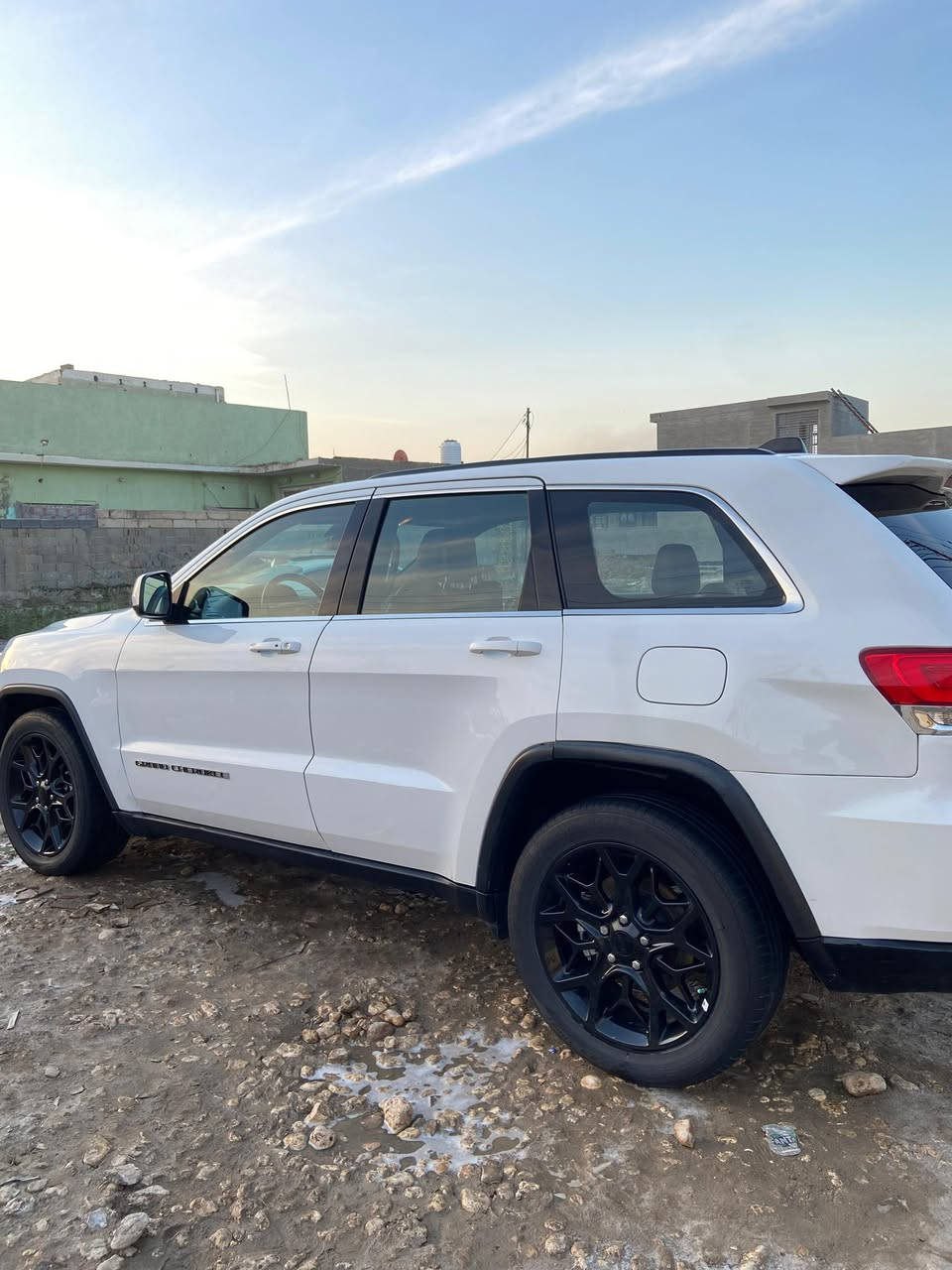 السلام عليكم
سياره جيب 2017 لبيع 
امريكيه حادثها خلفي 
سونار موجود 
محرك 3600
6سلندر 
 رقم شمالي 
تحويل موجود
مكانها بابل
سعرها 240 وبيها مجال

‭0770 991 5515‬
