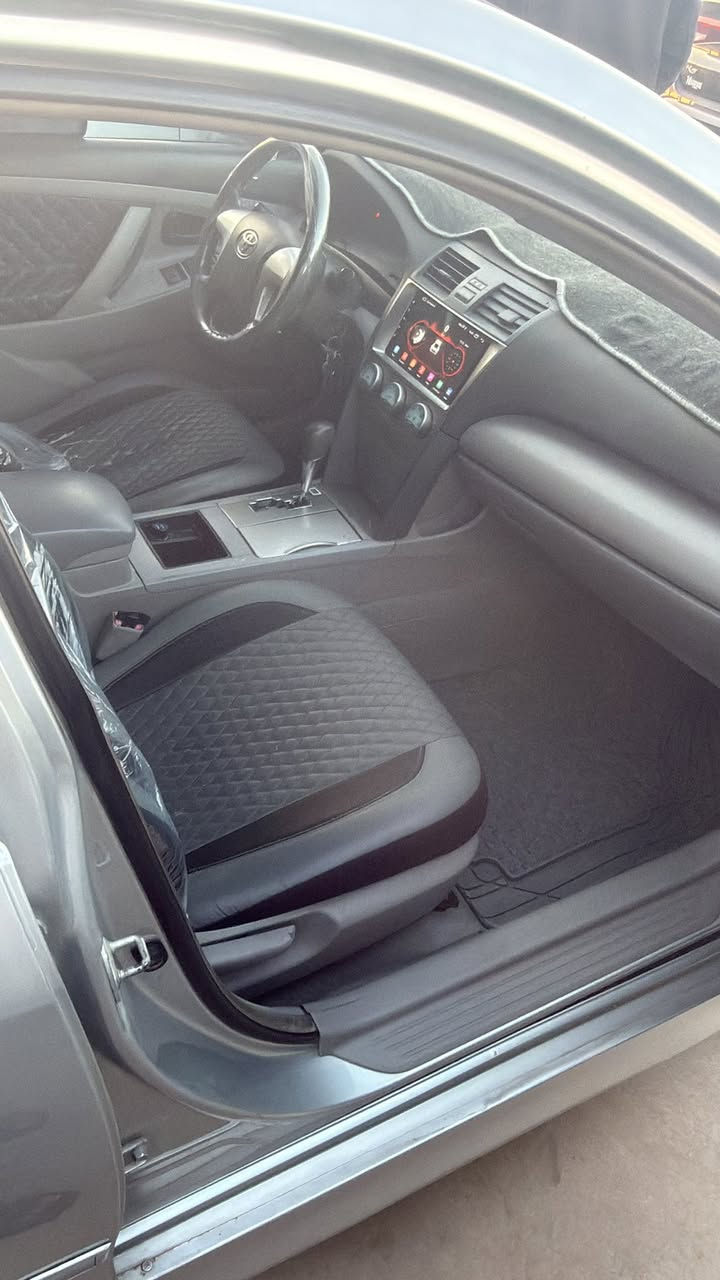 السلام عليكم تيوتا كامري 2011 وارد خليجي السياره نص مواصفات 5ويلكب سبايدر داخل لونين بك لايت لايت لايت عدسه نص مواصفات السياره رقم اربيل رقم وسنويه وهزه وفحص جديد محرك 2500 مفتوح كازكيت تحويل وكاله ثاني يرم طخم تاير صدر كير محرك كله. بشرط السياره بيها الجملغ خلف السكن صبغ بخ فقط بدون معجون بدون دواخل حلوه السياره وناصبه 
***********
