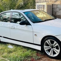 E90 موديل 2007 وارد أمريكي  مكفولة ما عدا رصعات وبارد التكم الخلفية قل...