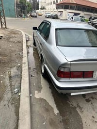 السلام عليكم  BMW 1994. 525i  للبيع   سياره نضيفه بمعنى الكلمه   مصبوغ...