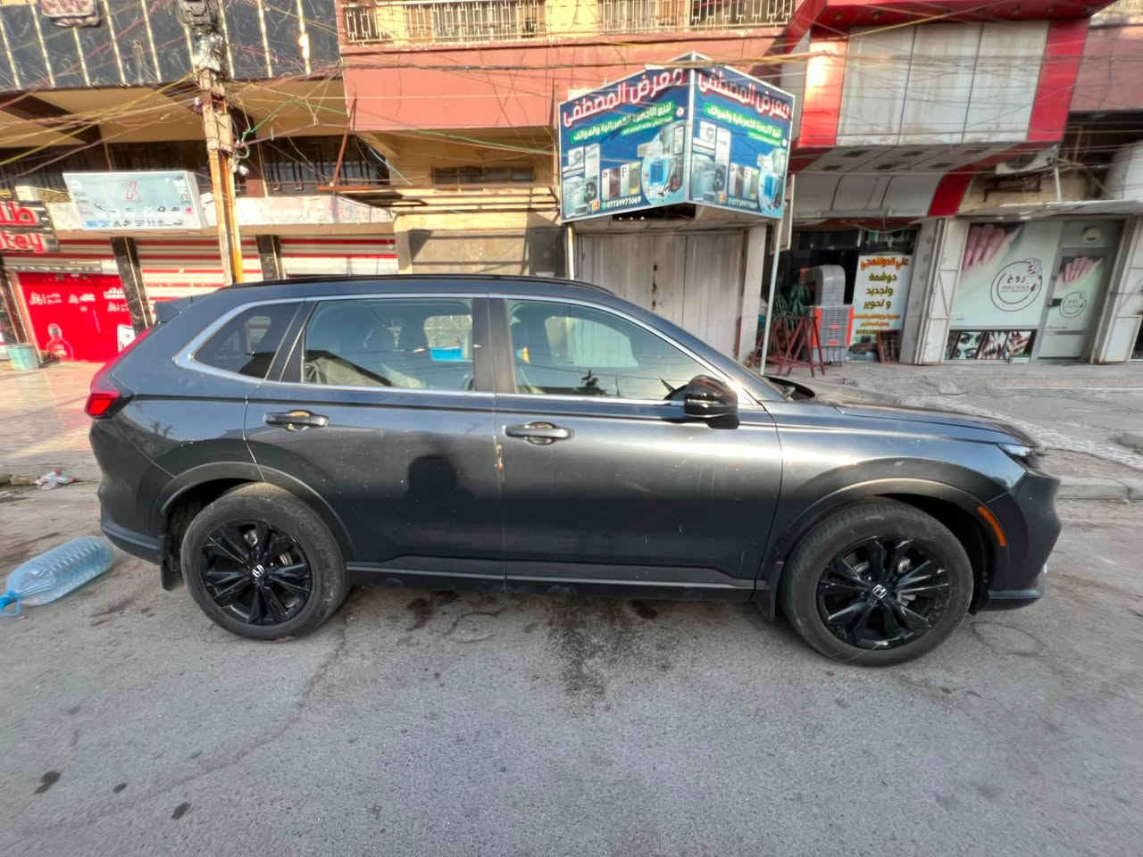 هوندا ياباني 23 crv
المايعرف مواصفاتها 
فور ويل 
كشنات جلد تدفئه 9 وضعيات السايق والصدر 
شحن لاسلكي 
تثبيت سرعه 
قيادة ذاتيه 
راداد 
حساس امامي خلفي 
جنطه حساس قدم 
ومواصفات هواي 
السعر 230 

***********
المكان ناصرية
