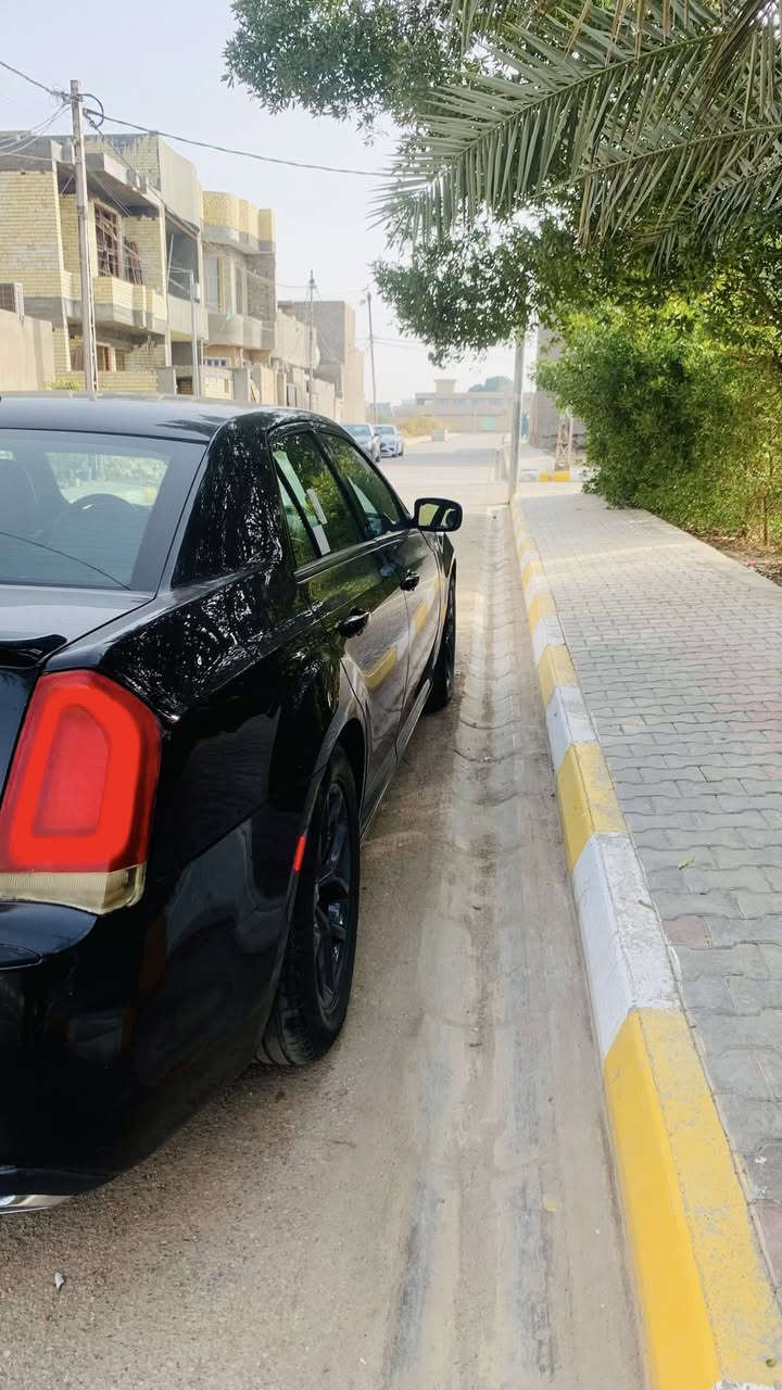 السلام عليكم الاخوان ..
كرايسلر2015Sمعروفه المواصفات بيها ثلاث قطع مال بيت سياره ما مشتغله خط  مكينه كير تبريد مكفول سعر ١٨٥بيه مجال عنوان واسط الصويره ***********
