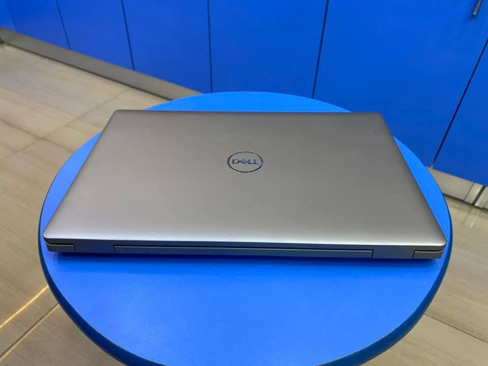 بنقدملك لابتوب DELL Precision 3561 أداء احترافي بلا حدود من الجيل الحادي عشر  🚀 وبضمان سنة 💯

✅ مواصفات الجهاز:

🔹 المعالج: Intel Core i7-11850H — قوة معالجة فورية وسرعة تنفيذ عالية

🔹الرامات : 16 GB DDR4 — لتشغيل التطبيقات الثقيلة بدون تأخير

🔹 الهارد: 512 GB SSD — مساحة واسعة وسرعة تحميل رائعة

🔹 كارت الشاشة: NVIDIA Quadro T600 4GB — مثالي لتصميمات الجرافيك والعمل الهندسي باحتراف

🔹 الشاشة: 15.6 بوصة — حجم مناسب للشغل والترفيه

📌 الجهاز مثالي لـ:

✅مصممين الجرافيك والـ CAD

✅مهندسين البرمجيات والـ 3D

✅البرامج الهندسيه والالعاب
ـــــــــــــــــــــــــــــــــــــــــــــــــــ
 📲 للحجز والإستفسار تواصل معنا عبر الخاص او واتساب علي الرقم 01024538916
او اضغط على لينك الواتساب مباشرة لسرعة التواصل 👇https://wa.me/201024538916


**إذا كنت صاحب هذا الإعلان وتريد حذفه لأي سبب، رجاءا أرسل رسالة إلى الدعم الفني**