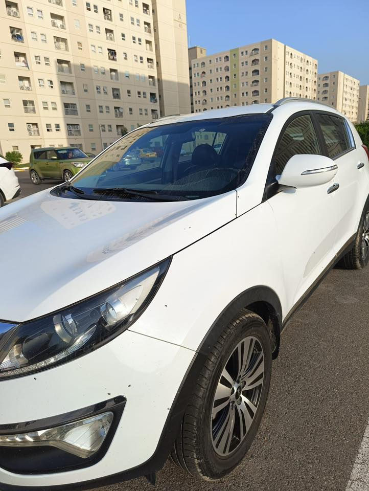 خليجي كفاله بدون صبغ
موديل 2015
السعر 153 وبيها مجال
مري شفط 

كامره

حساسات 

عدا ملاحضات بسيطه كولش بارد حافه البنيد وبارد قليل بالجنطه كد شبر مو اكثر السياره بسمي مكانها بسمايه خاص ممتواجد فقط رقم ***********
