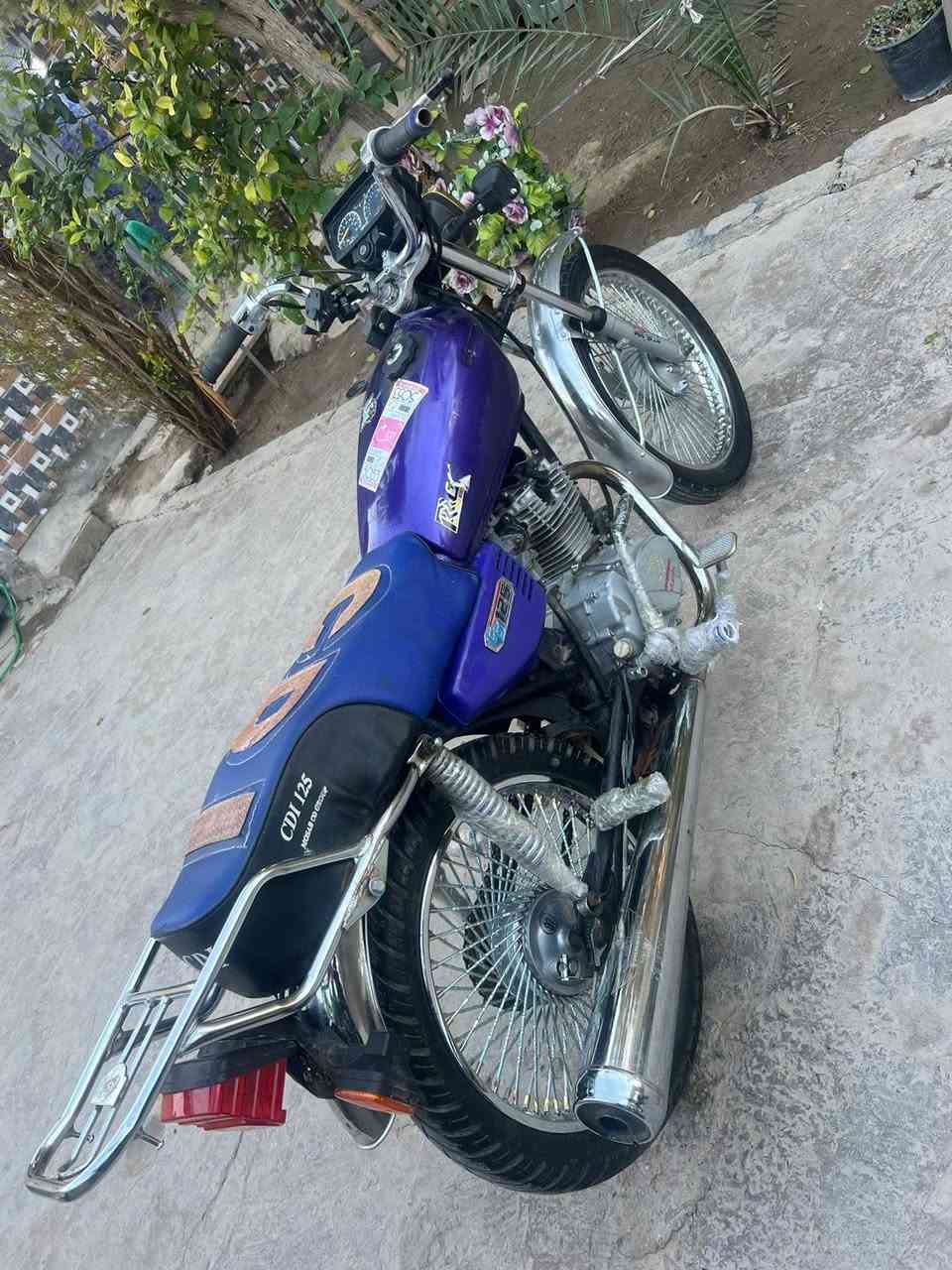 سلام عليكم  دراجة للبيع  تايكر موديل 21 دراجة  مال جناي كامله للخير مابيها كل نقص  
جديده  كهربايات كامله للخير  وراق صولي مكفوله كفاله عامه مكان بابل سعر 400 وبيها مجال شراي يتصل  ***********
