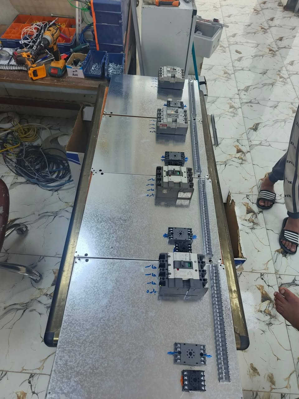 ورشه السعاده مستعدون لعمل الايزوكام وبأسعار مناسبه تنصيب السبالت تنصيب كامراه المراقبه ويوجد كادر متخصص بالازجهزه الكهربائيه وكهربائي متخصص في عمل المنازل ماعليك فقط اتصل علئ الارقام التاليه  ونحن في، خدمتكم *********** اتصال أو واتساب ***********
