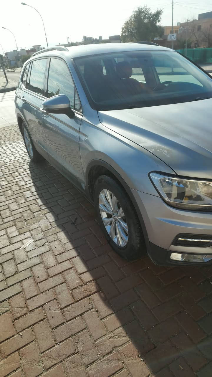 ڤوكس واكن تيكوان موديل 2019سنويه جديده الى2031وهزه وبراد جديد سبعه راكب السياره جديد وضع الشركه مكان السياره كركوك ضررها ربع جامرلغ السكن صبغ مع البنيد اي استفسار اتصل على ***********بيه واتساب اوعلى ***********
