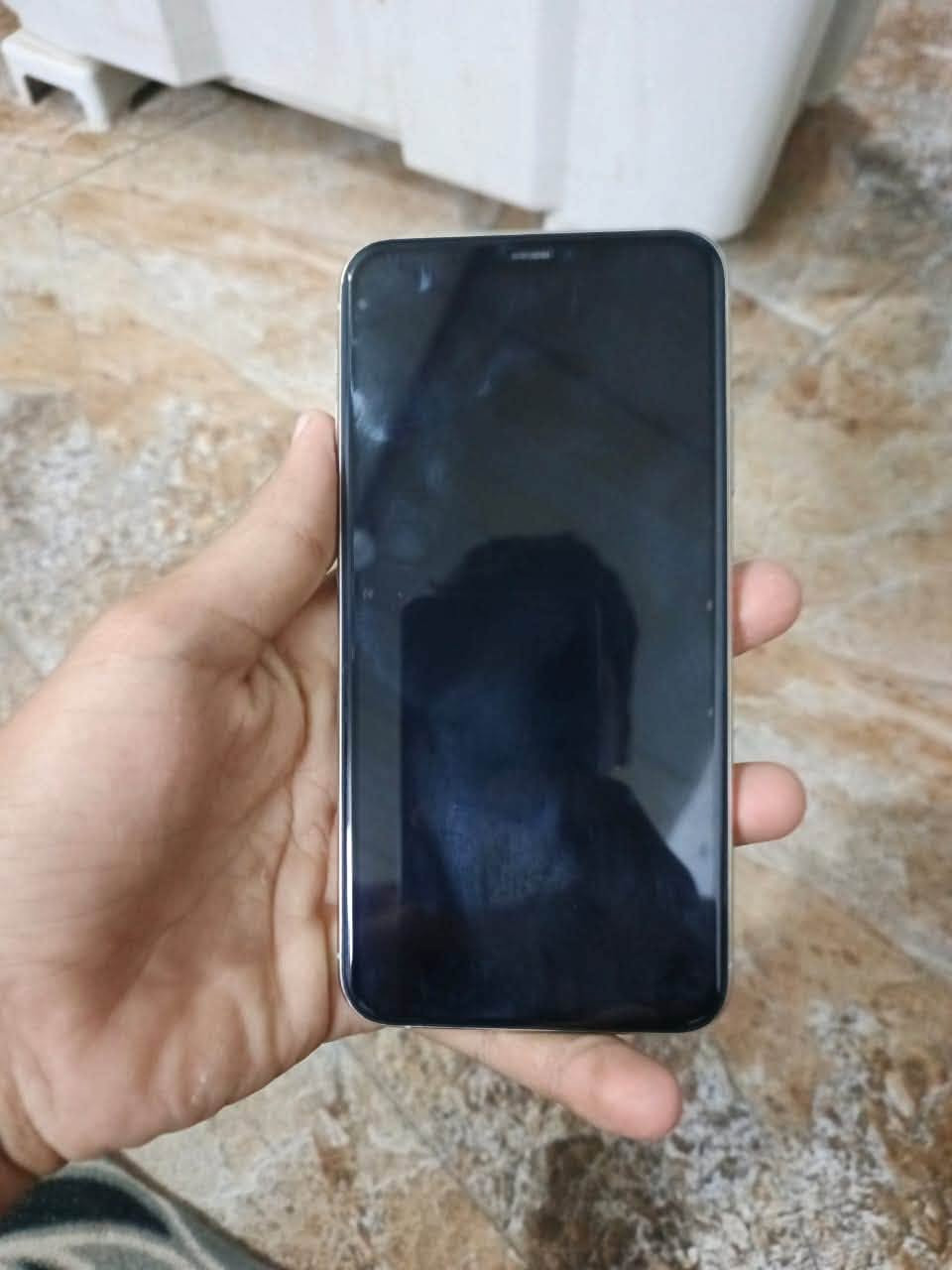 سلام عليكم آيفون ١١برو ماكس وتر جهاز نضيف كلش بلادي ما مفتوحه بي برغي بطاريه٨٤ شحن أنساه مايصرف ابد ذاكره ٢٥٦ اخر تحديث جهاز نضافته٩٩/١٠٠بي فقط نقطه بشاشه كلش صغيره ما تكبر  ومن تخلي انسجام لألوان تضيع نقطه    جهاز لا يعلك ولا يصرف شحن ولا يشكل لمس فوله تاخذه لاي أبو صيانه تفحصه يلا تأخذ كامرات فول  السعر٣٦٥وبي مجال مكاني بغداد لشعله ***********وتساب
