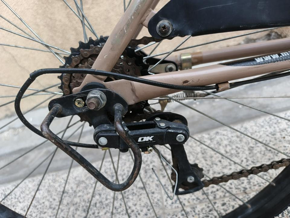 بايسكل للبيع نضيف جدن وبعده جديد كلشي بي يشتغل البايسكل لكطع فول واحد على واحد السعر 90وبي مجال التفاصيل الكثر مراسلة الرقم 0781 150 0881
