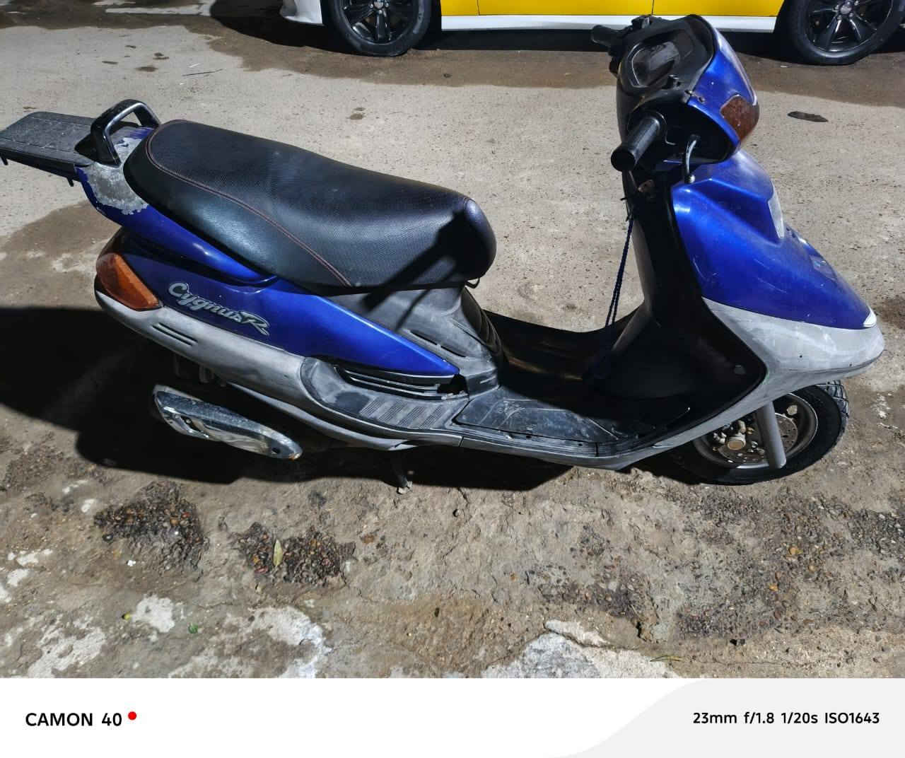 سلام عليكم عندي دراجه  فضائي    البيع دراجه ماخذه رمبه وين مايعجبك أخذه اي فيتر يعجبك أخذه دراجه اي نقص مابيه ومكينه جديده مامفتوحه  طسه ناعمه ونكره بكل وقت. الدراجه رمبه  واي استفسار هاذ رقمي ***********
