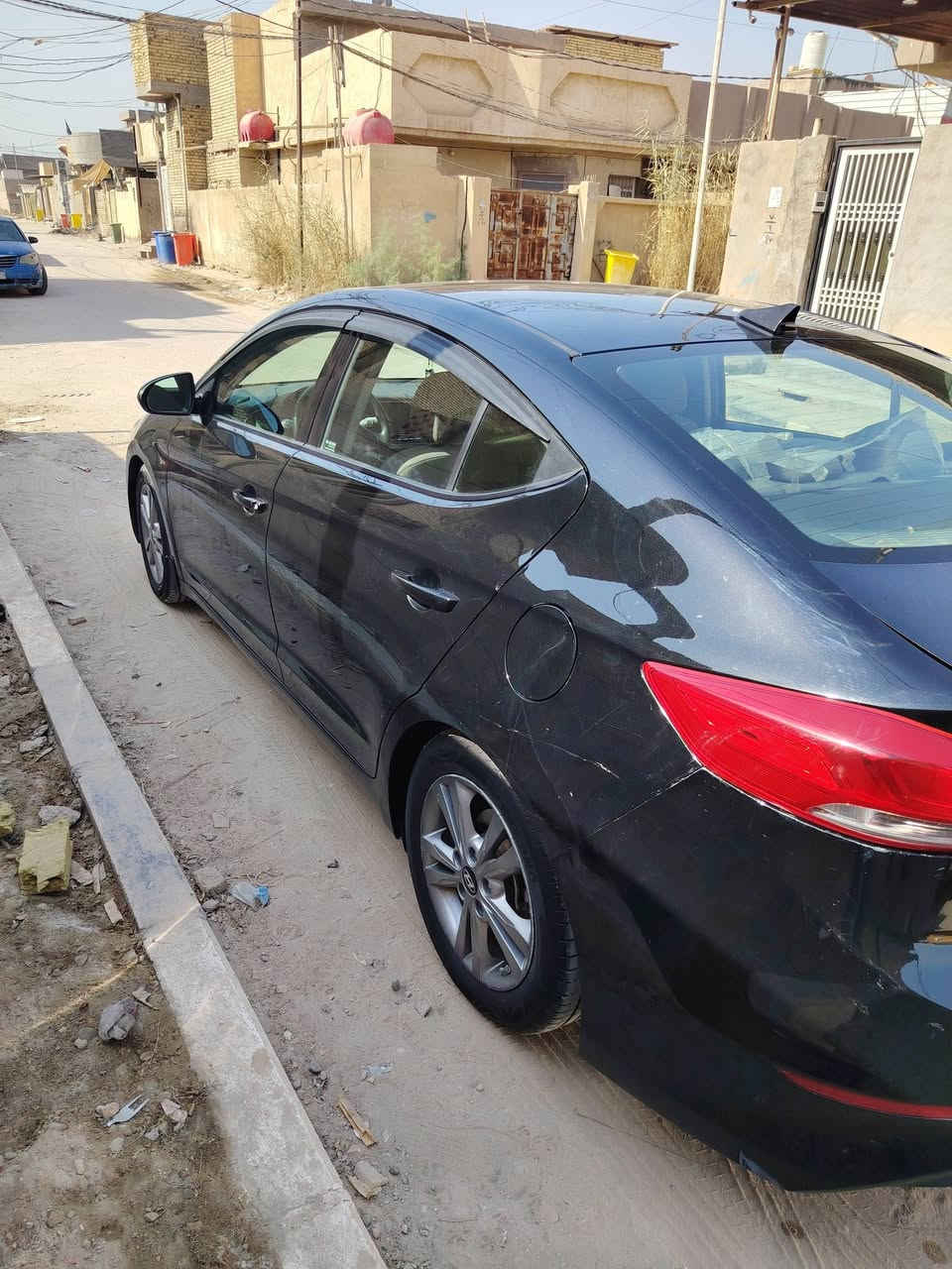 سلام عليكم النترا البيع كلين مكفول من الضرب والتبديل مكين 200 نقصه بس تبريده الغاز مالته والباقي خير من الله  وسعر 127 وبي مجال قليق حك الجي الشري وبيع مستعجل  ***********
