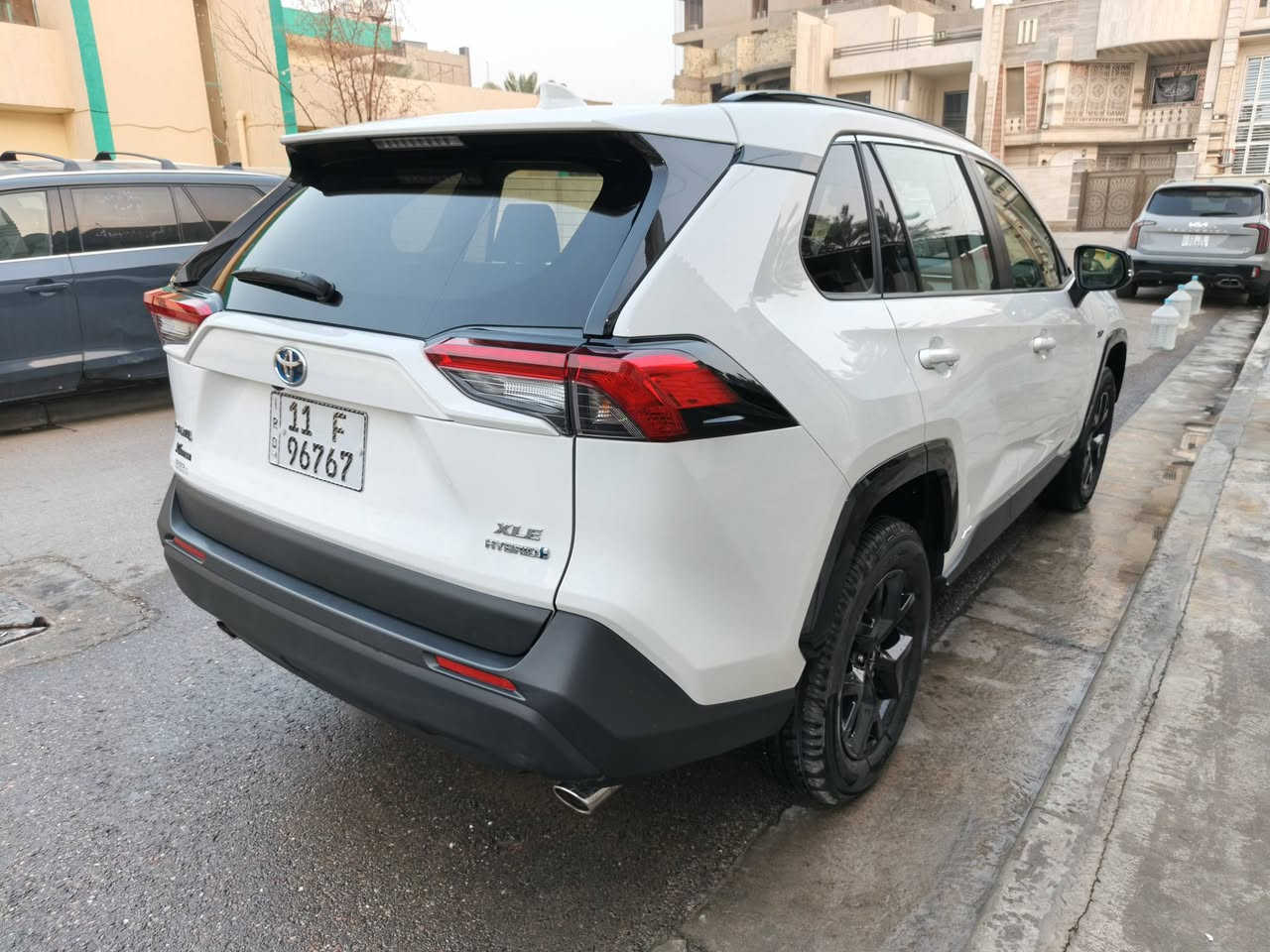 السلام عليكم تويوتا راف فور هايبرد موديل ٢٠٢٤ ماشيه ١٢ لون أبيض وداخل رصاصي مواصفات نص فول بيها صبغ بنيد وجاملغ و دعاميه خشم شاصي مبدل نفس اللون السياره شغلها حلو و درجه أولى السعر المطلوب ٢٣٥٠٠ ألف دولار 💲 السياره موجوده في بغداد شارع فلسطين حجي اثير العامري ***********
