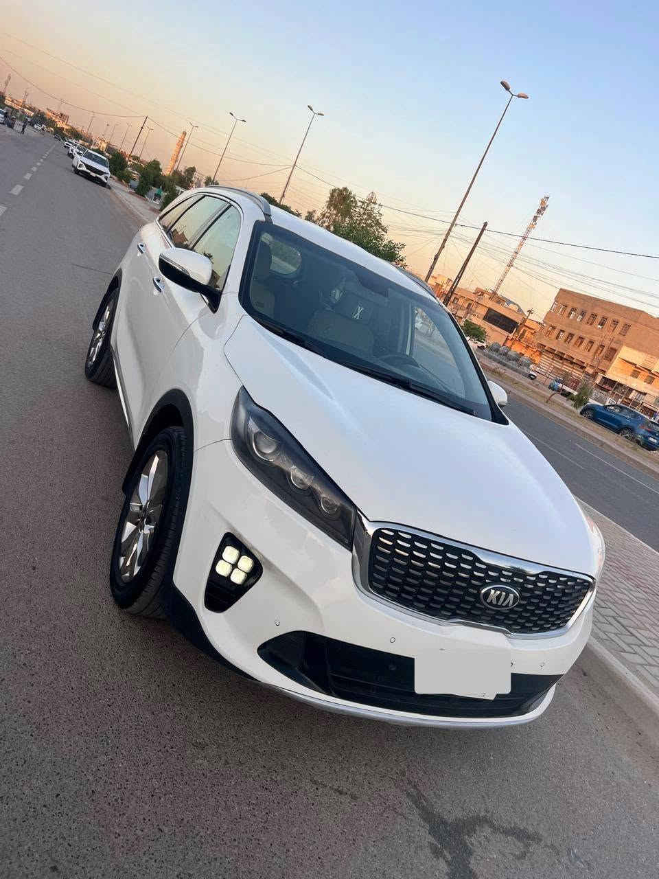 كيا سورنتو خليجي موديل 2020
ماشي 150 الف
كراسي كهرباء 
جلد 
جنطه كهرباء 
6 سلندر 
ييه صبغ جاملغ امامي وربع بنيد بدون دواخل 
وصبغ قبق جنطه وسونار وياها 
سعر20700 بيه مجال 
مكان سياره نفق الشرطه 
تلفون ***********
