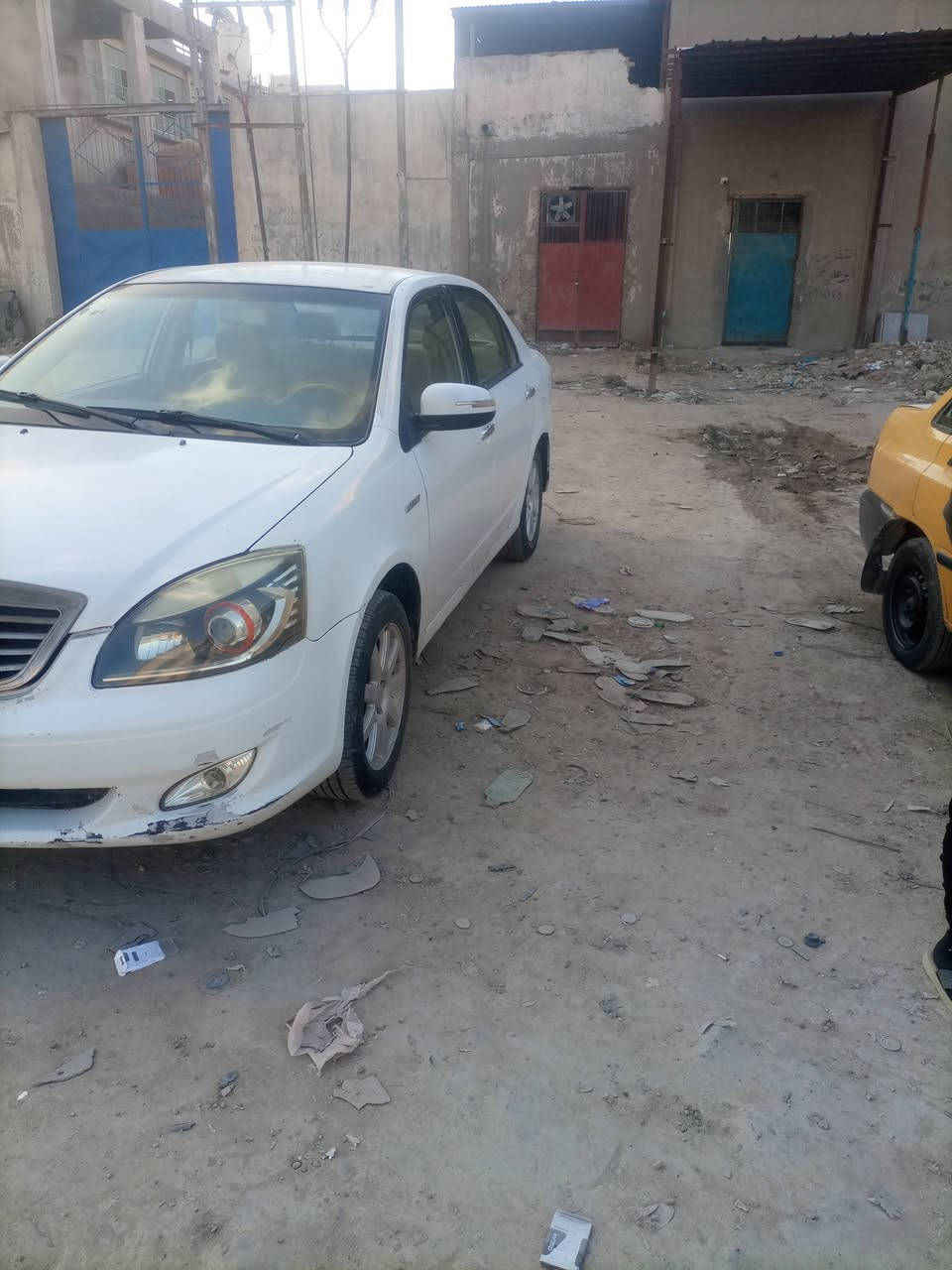 موبل 2012 مكفولة رقم انكليزي بابل سنويه جديده محرك وكير مكفول سعر47 مكان السياره  رقم الهاتف ***********
