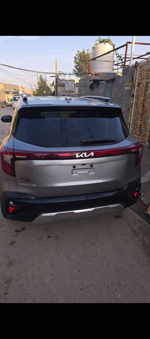 السلام عليكم كيا سليتوز موديل 24 دخول جديد سياره على وضعها بدون رباكات دعاميه موجودها فقط بنيد عوزها للبيع مكان السياره بغداد ***********
