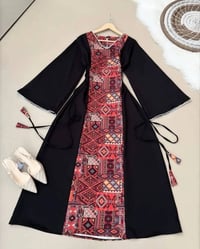 فستان دابل ايطالي • طبع دجيتال • مقاسات ٣٨-٤٨