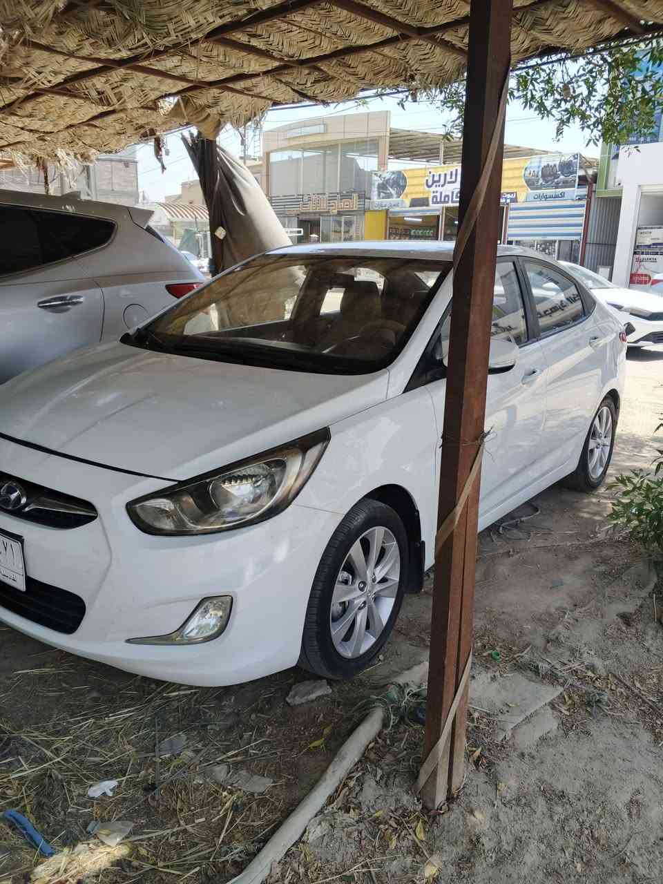 اكسنت ٢٠١٣ خليجي رقم قادسية مشروع وطني محرك ١٦٠٠
بيها رشات صبغ بدون ضربه قويه 
محرك وكير مكفولات حداديه جديده تخم تاير جديد تبريد ثلج السعر ٨٢$ مكانه كوفه رجآ بدون خاص ***********
