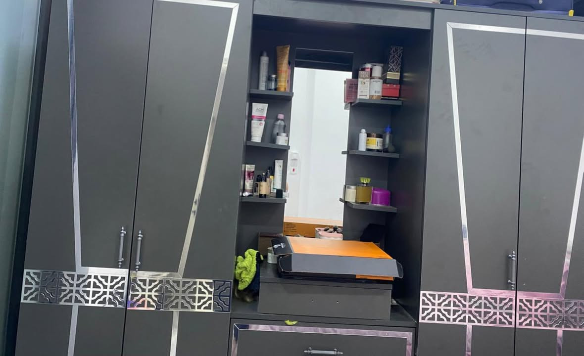 غرفه نوم نضيف للبيع ب550 وبيها مجال بيع مستعجل للتواصل ***********
