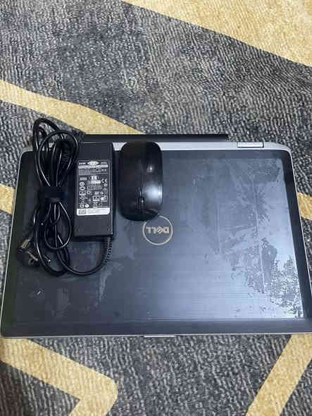 لابتوب DELL
ويندوز 7 

ذاكره 512 

ماوس بلاتوث 

4 رام 

حجم 32

كارت شاشه منفصل 

بطاريه خارجيه جديده 

شاحنة جديده 

السعر  190 

مكاني ناصريه

واتساب ***********

