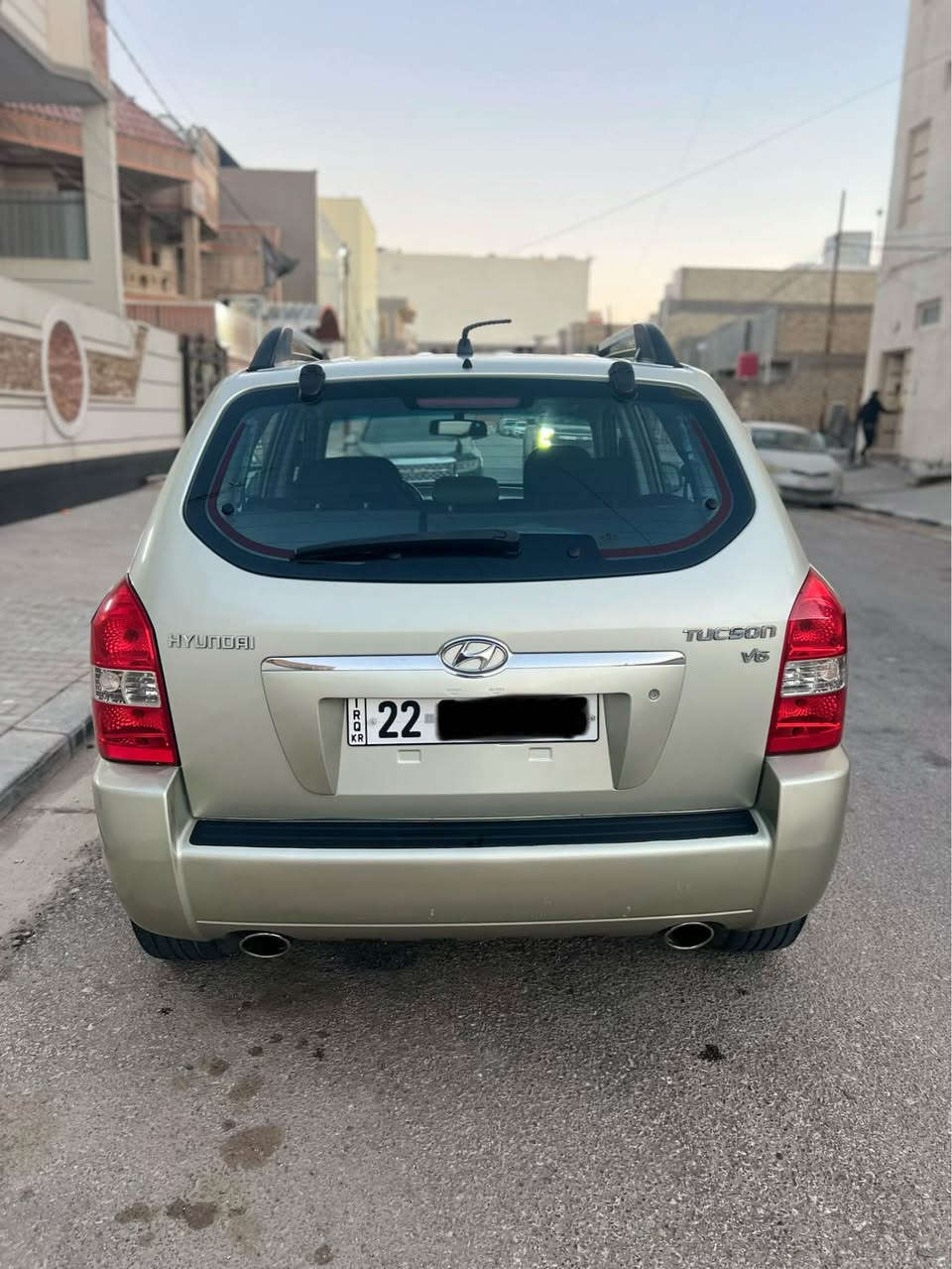 السلام عليكم 
توكسان ٢٠٠٦ محرك 6v  رقم أربيل إنكليزي 
فول مواصفات فتحه كير ستيرن ماشيه ١٢٢ الف حقيقي 
مكفوله كفاله عامه لا صبغ لا تبديل لا فتح 
السعر ١١٠ وبيها مجال المكان النجف 
للاتصال *********** النجف, العراق
