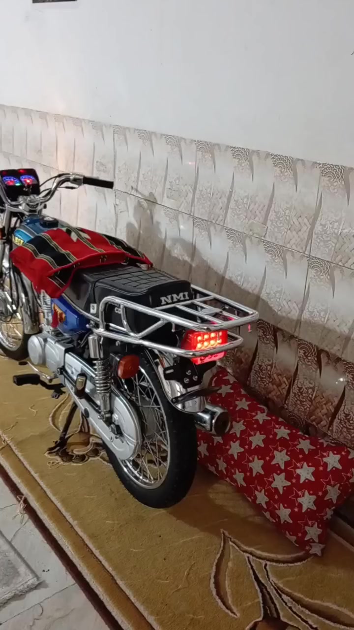 سلام عليكم دراجة اربعة كير موديل 26 دراجة كلهة وكالة اوراق اصولي 7اوراق اصولي شرط الدراجة نضيفة نضافتهة مبينة بلتصوير السعر 950 وبيهة مجال حك الجية


**إذا كنت صاحب هذا الإعلان وتريد حذفه لأي سبب، رجاءا أرسل رسالة إلى الدعم الفني**