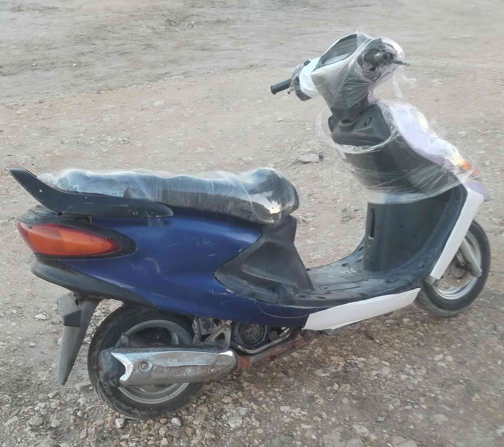 دراجه البيع سعر 250وبيه مجال دراجه كله شغاله كهربايات عداتات سلف هندر هورن كله شغال هاذه رقمي ريده يخابرني *********** و يعلق وانه طبله خاص
