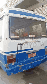 السلام عليكم كوستر موديل 88 السياره جاهزه محرك كروسيد بلادي وكير عكس اكسل مكفول  كهربائيات كامله غرفتها حلوه عوزها سمكره بيها خياسات السعر 5 وبي مجال المكان البياع الشرطة الخامسه للتصال ***********
