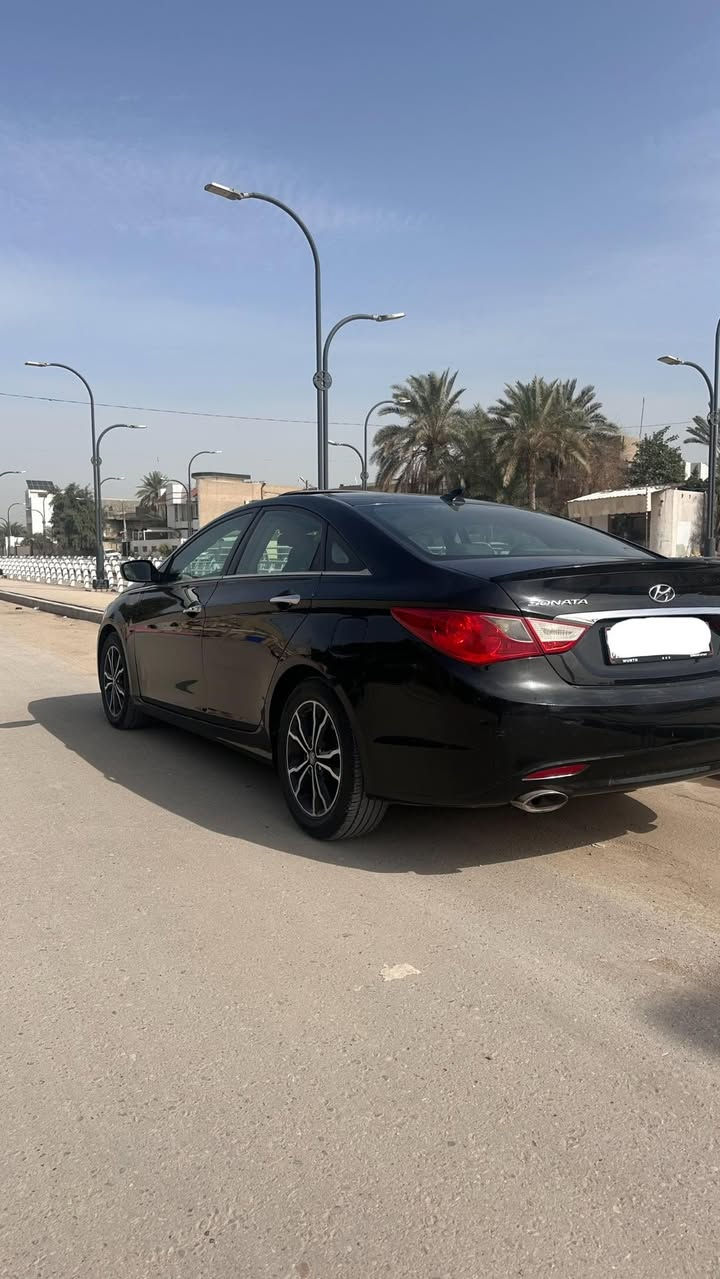 السلام عليكم
سوناتا موديل ١٣ للبيع وارد امريكي 
فول موصفات 
بصمه /فتحه/شاشه بلاديه موصفات فول معروفه 
حادث السياره قطع وحده صبغ و السياره بيه بارد 
رقم بغداد جديد سياره بسمي
سعر ١٠٥$ وبيه مجال 
مكاني السياره الحله شارع الجمعيه 
رقم تلفون ***********
