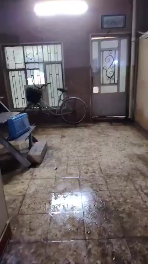 ***********
بيت للايجار قرب مدرسة الفيالق
