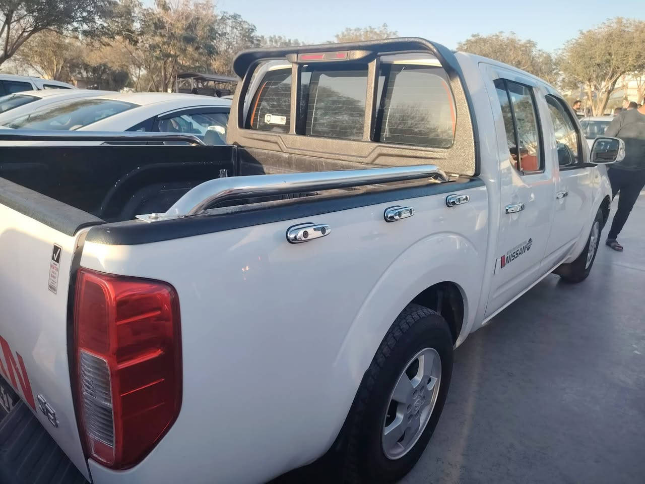 نیڤارە .2009 ابیض.اوتوماتيك..سنويه ما ساقطه.انگلیزی.ابشرط تحويل.
 مكفول.من كير.محرك.صدر
شرط سونار
تجي تفحص يله تاخذ. السعر ١١٠
وبي مجال
للأستقسار الاتصال على الرقم ***********
