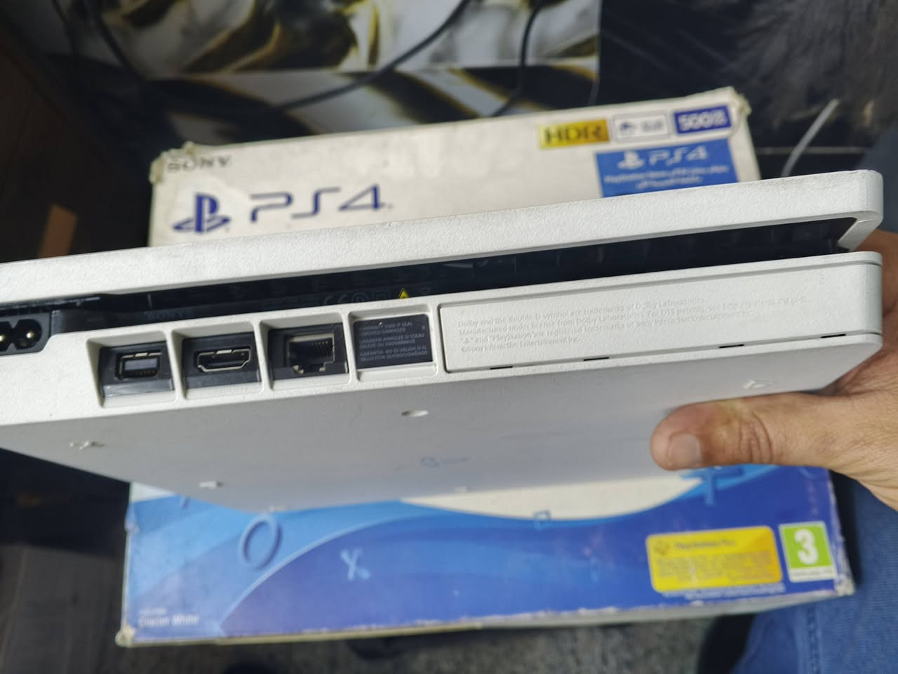 سلام عليكم 
بلي ستيشن4 سلم  باندل ابيض
نظام نص تيرا 12.50 داخل الجهاز 7 العاب 
السعر /260
بلي ستيشن4 فات طافي واحد تيرا
نظام12.52 داخل الجهاز 20 العبه
السعر / 280
مكاني بغداد / ***********
