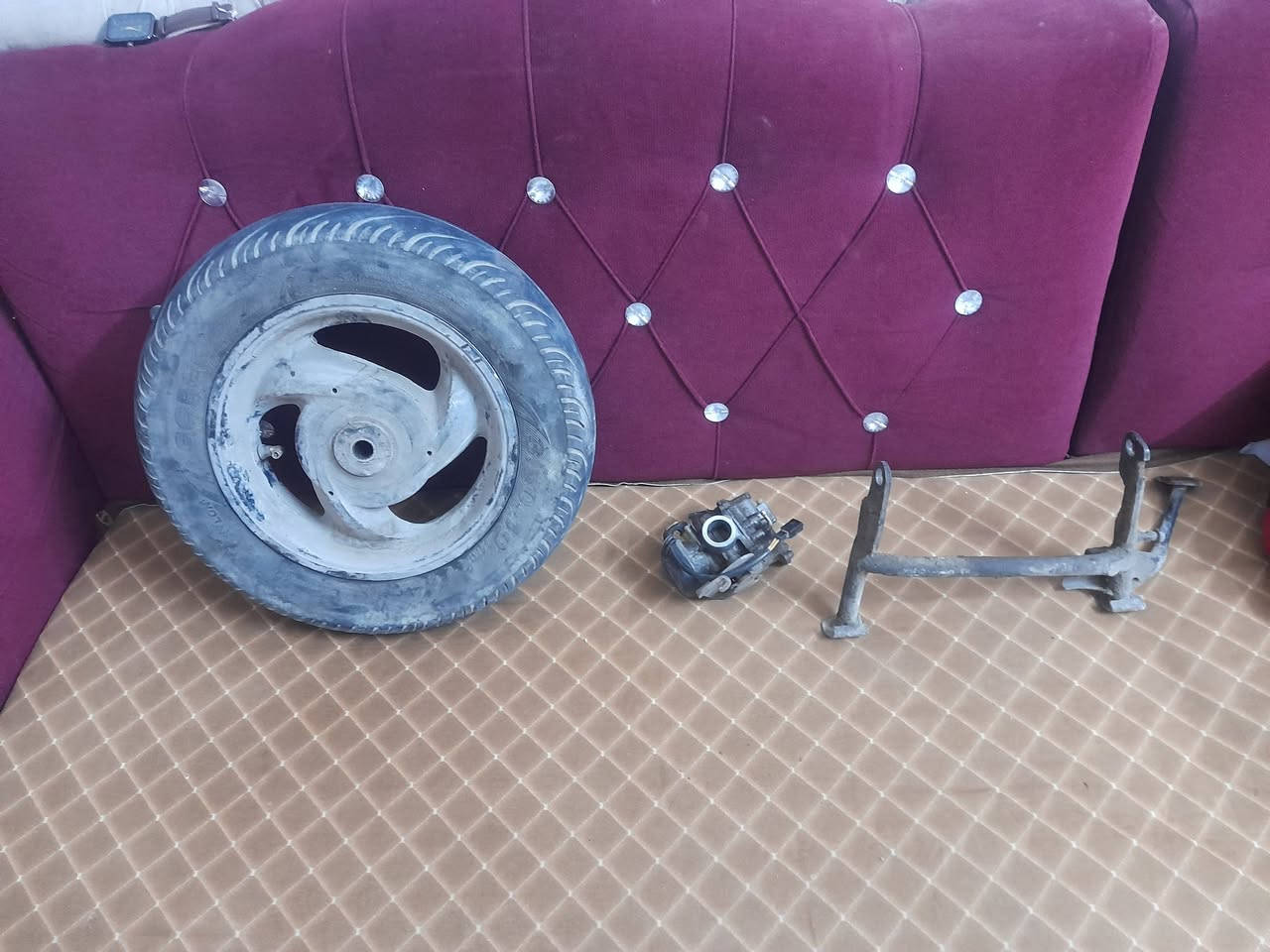 كاابريتر نظيفه كلش وتاير مع ويل خلفي وستان تعليك نظيفات السعر50كلهن شلع الشراي يتصل واتساب ***********
