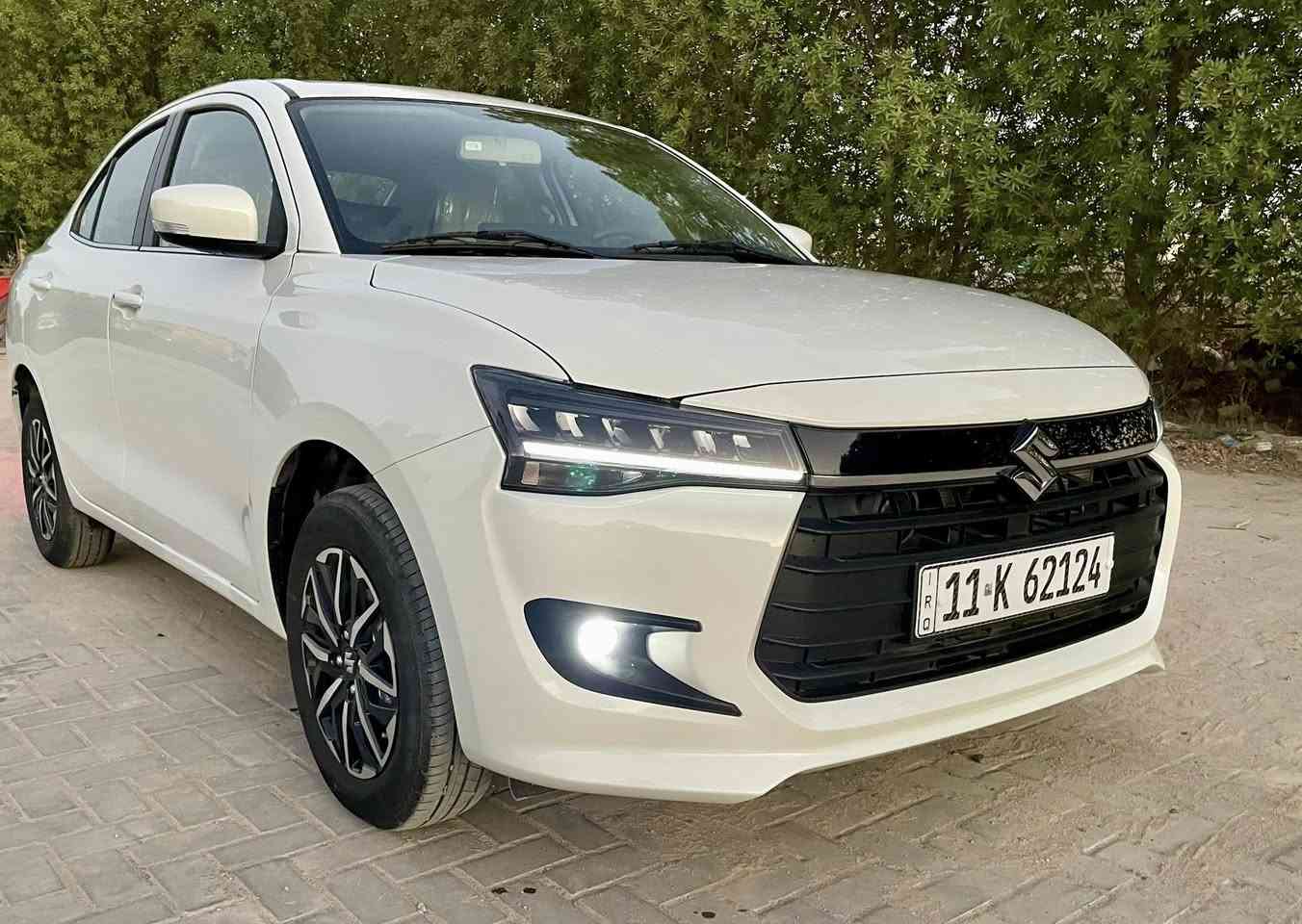 السلام عليكم
2026 سوزوكي دزاير هايبرد  خليجي ماشية 6 فقط مكفولة من كل شي يابانية 
باسمي حرة تحويل ثاني يوم

ضمان 3 سنوات او 100 الف كيلو
المواصفات
بصمة 
مري شفط
اشاير بالمري
تبريد قطعتين
لايتات امامي خلفي بروجكتر LED
شاشة جبيرة 
كامرة
كار بلي و اندرويد اوتو وايرلس
السيارة تبريدها قوي و جدا اقتصادية بالبانزين 
باسمي حرة تحويل ثاني يوم
المكان بغداد الغزالية 
رقمي ***********
السعر 120 و بيها مجال
