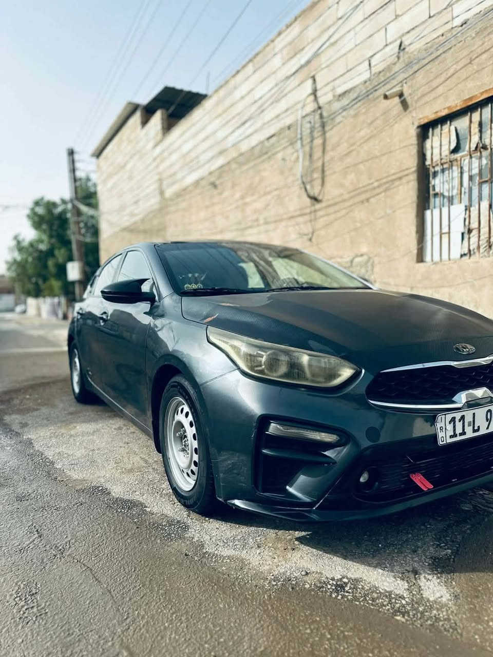 السلام عليكم للبيع كيا فورتي 2019 سيارة حلوة وخير من الله مكينة وكير وصدر وتبريد كلها كاملة ماناقصها اي شي سيارة فول ماعدا البصمة والتنتة رادارات شاشة كبيرة تدعم كار بلي وتحكم ستيرن جهتين شاشة اعطال 3 انضمة قيادة وحادث حلو مصلح نفسة وتصليحه حلو الحادث موجود بلمنشور كيرها AT رقم بغداد الجديد بسمي تحويل مباشر مكاني نجف السعر 132 وبيها مجال بسيط والشراي يتصل وبلخدمة ***********
