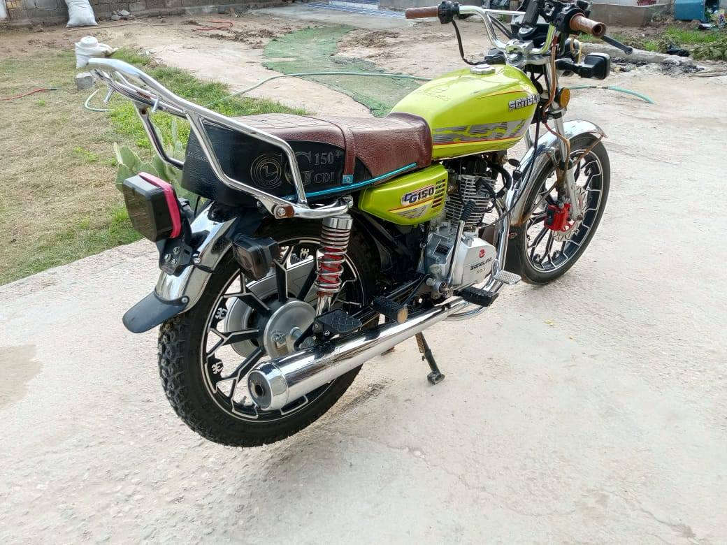 دراجه سافان للبيع موديل 24 كفاله عامه على اخر حبايه اوراق كامله وصل معرض بيها محرك ما مفتوح نقره سلف وبصمه كهربائيه كلها شغاله دراجه حلوه كلش مكان ديوانيه دغاره السعر 700 وبيها مجال كلش بسيط رقم الهاتف ***********
