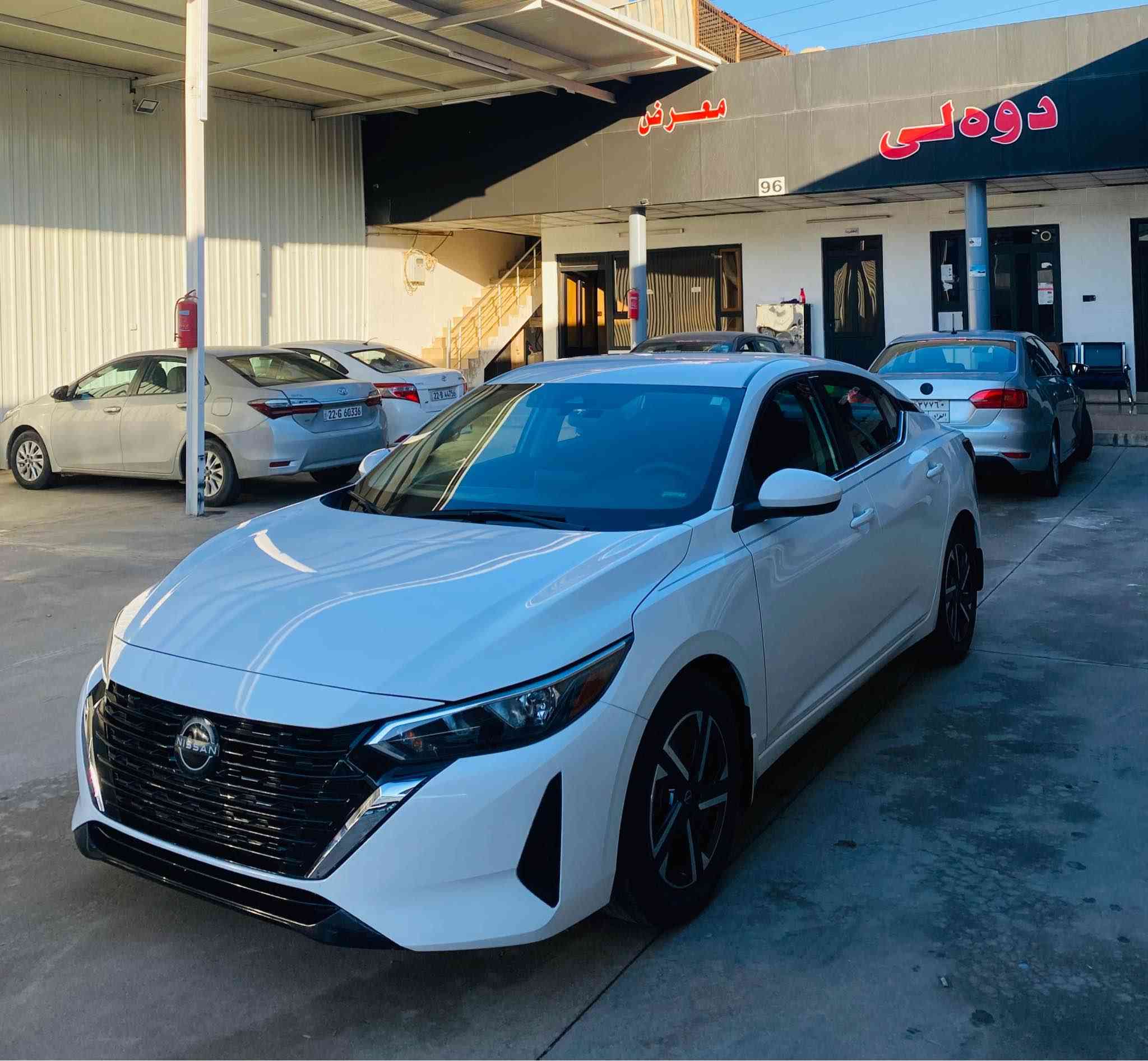 نیسان سنترا ٢٠٢٤ مواسەفات SV 
سەیارەکە بێ سبوغه چاملغى پشتەوەی PDR 
پێش کەپسە و هیچ ئێرباگەکی نەتەقیە 
رادار و بەردی گزۆز بەشەرت 
هیچ نوقستانیەکی نیە بەشەرتی سۆنەر 
٢٨ مایل رۆیشتیە گێر و مەکینە و کارەبایاتی بەشەرت 
سعری ١٤٥$ مەجالی تێدایە
بۆزانیاری زیاتر پەیوەندی بکە بە ژمارە 
***********
WhatsApp + viber أربيل, العراق
